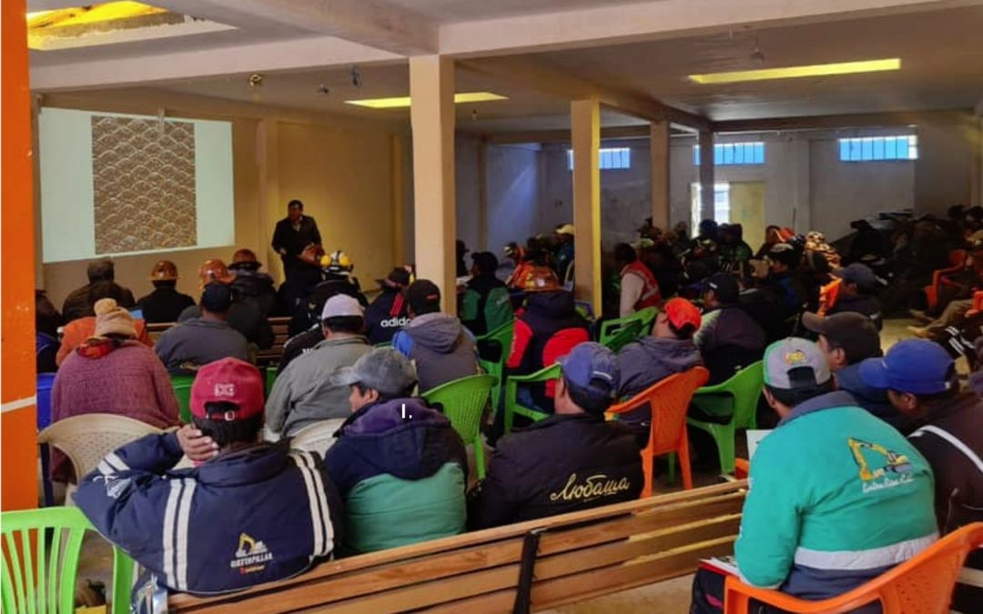 Operadores mineros fortalecen conocimientos en minería de oro responsable